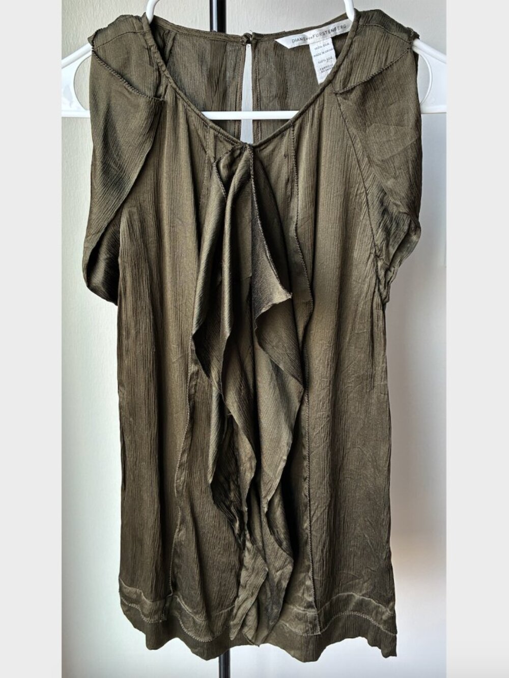 Diane von Furstenberg Olive Green Silk Sleeveless Blouse - Size 4